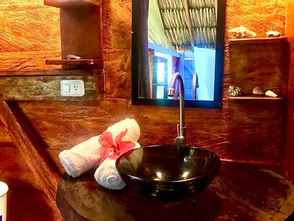 Hostal Doble Vista Capurgana Ngoại thất bức ảnh