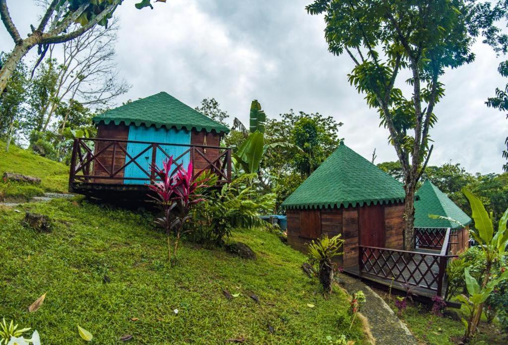 Hostal Doble Vista Capurgana Ngoại thất bức ảnh