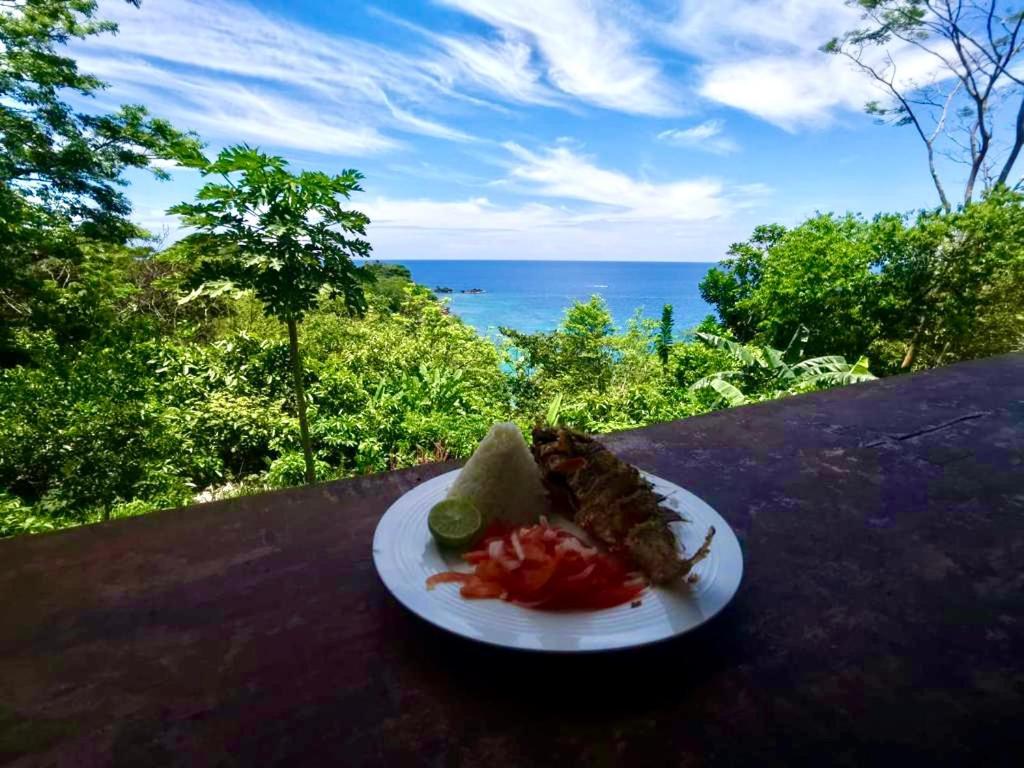 Hostal Doble Vista Capurgana Ngoại thất bức ảnh